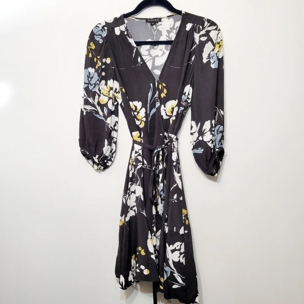 Yumi Kim Love Wins Black Floral Ruffled Wrap Dress Size Small - Picture 4 of 12